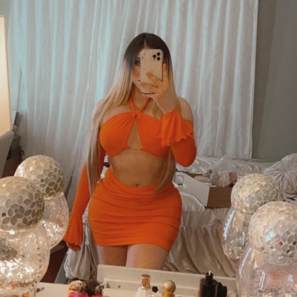 Orange cutout dress - Picture 3 of 8